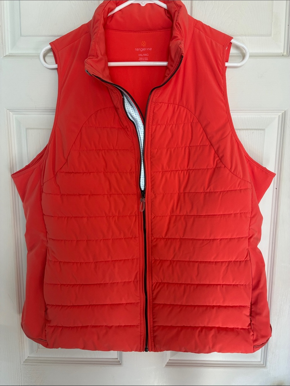 Tangerine Size XXL Quilted Puffer Vest in Vibrant Orange-Red - Picture 1 of 12